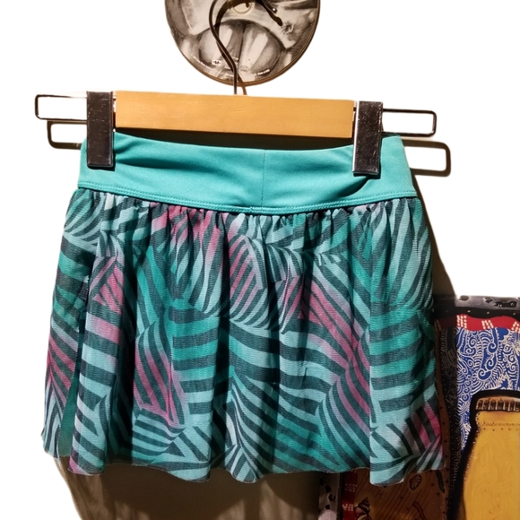 NEW! ADIDAS Girls Teal Skorts (Size 5) - Picture 3 of 5